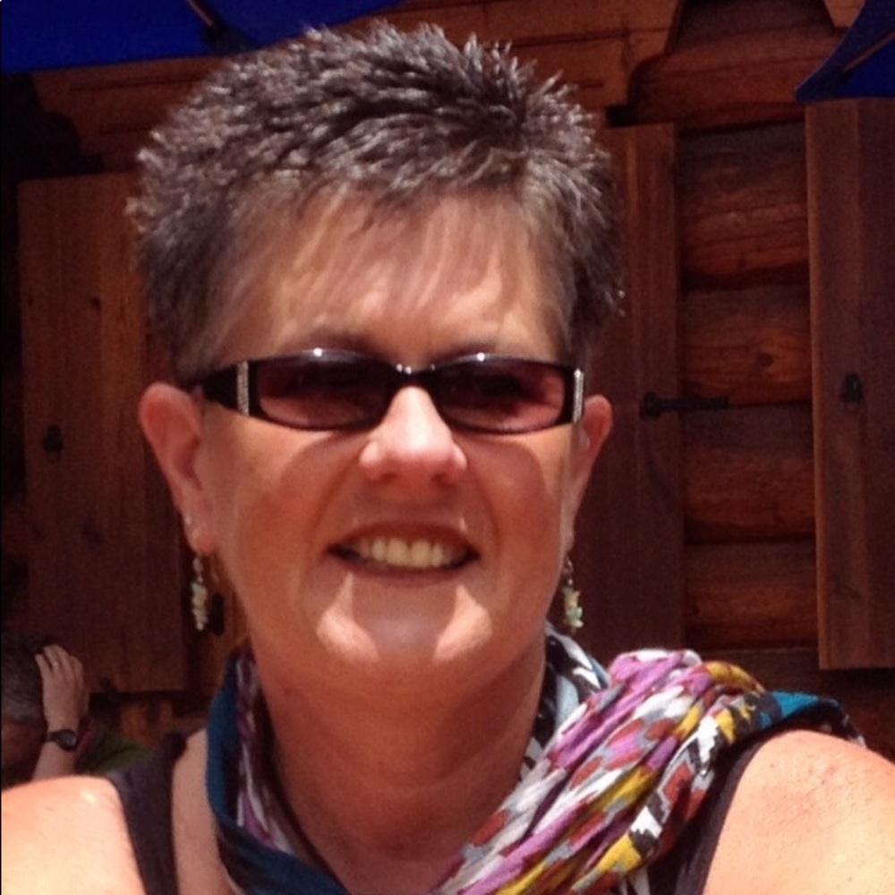 Meet your Posher, Carmie